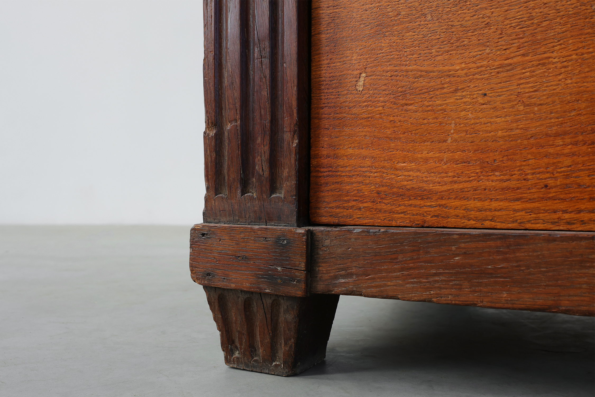 French Louis XVI Oak Commode with Fluted Corner Posts and Brass Handles, circa 1800thumbnail